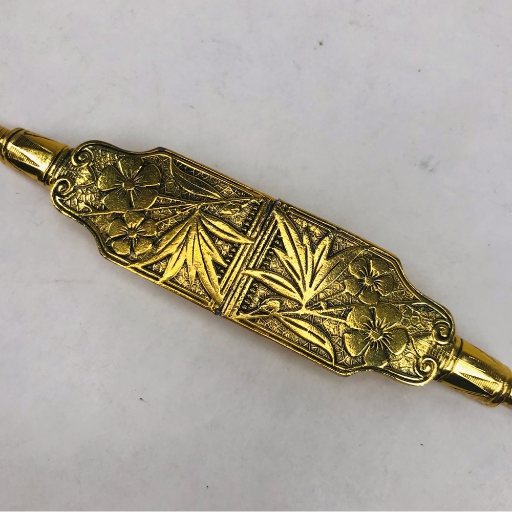 ACCESSOCRAFT NYC Vintage Gold Floral Spring Stretchy Belt